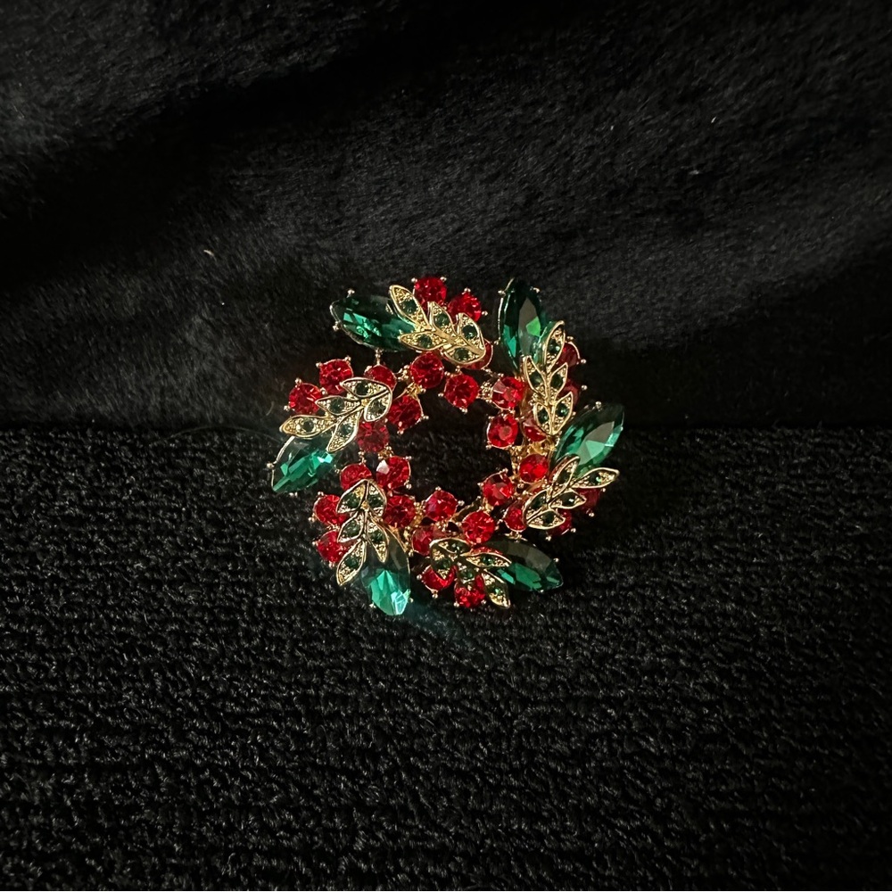Vintage Wreath Broach